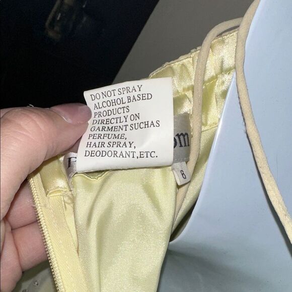 P’Zazz Prom beaded Elegant Yellow Prom Gown Size 6 - Picture 9 of 14